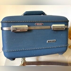 Vintage train case, suitcase, cosmetic Vanity case 14"/10"/10 Retro